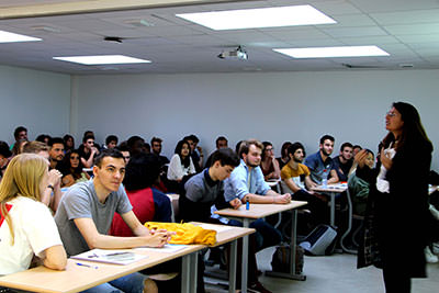 Anne Lalou directice de La Web School et étudiants